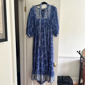 marea Elegant Blue and White Patterned Long Sleeve Dress